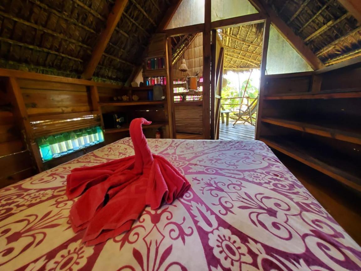 Derek'S Place Eco-Lodge Little Corn Island Ngoại thất bức ảnh