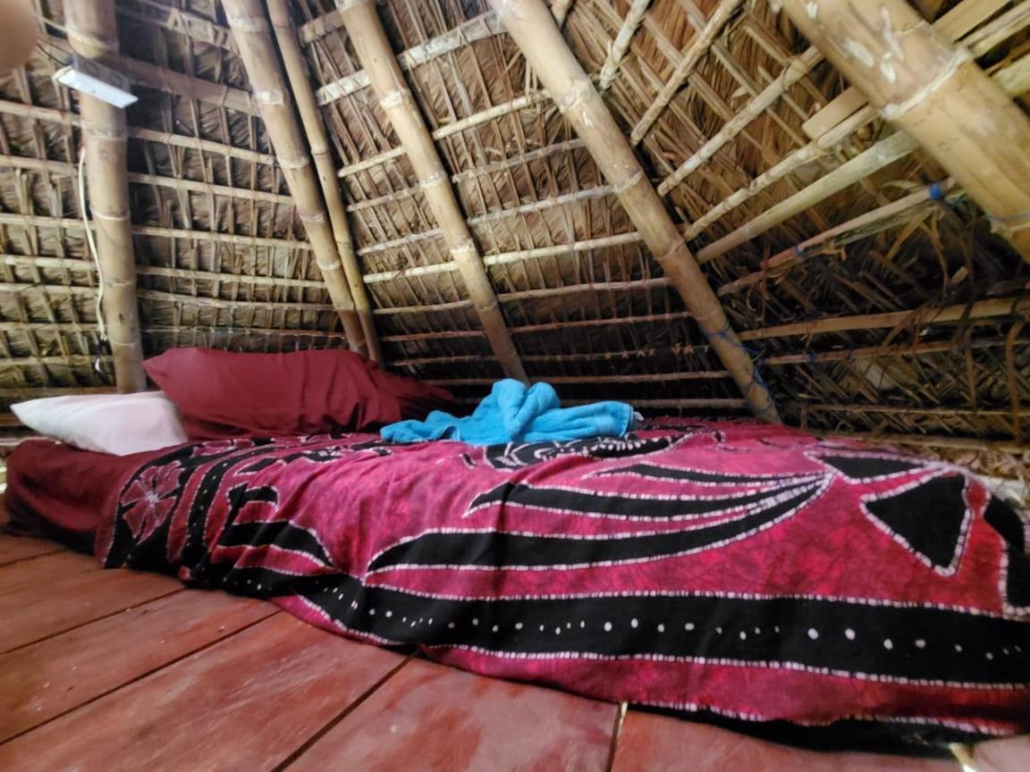 Derek'S Place Eco-Lodge Little Corn Island Ngoại thất bức ảnh