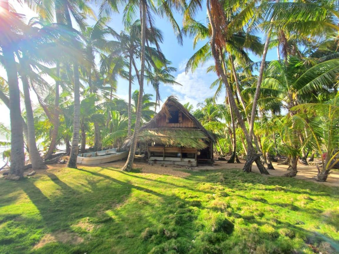 Derek'S Place Eco-Lodge Little Corn Island Ngoại thất bức ảnh